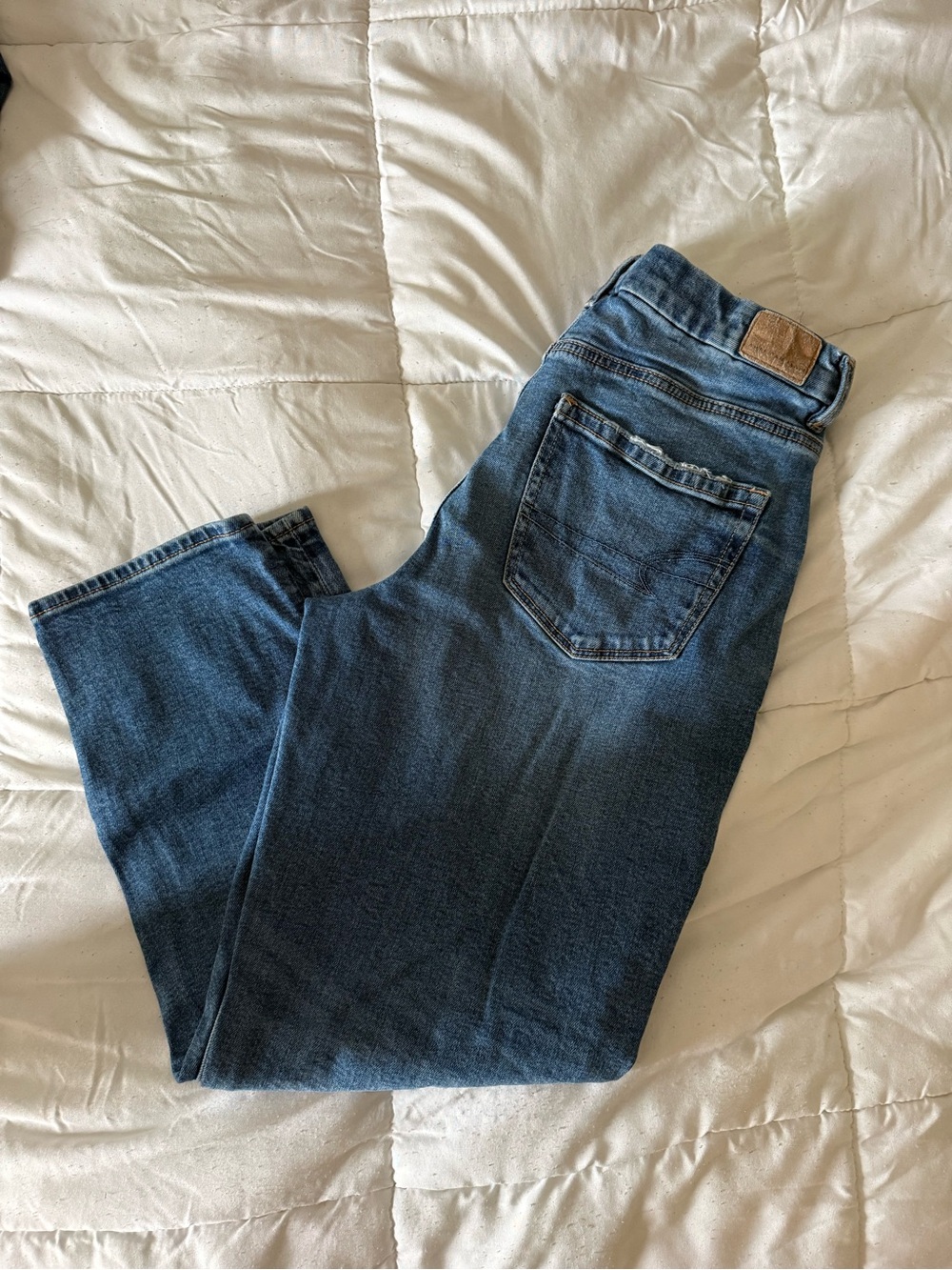 American Eagle Outfitters Straight-Leg Men's Jeans in Medium Blue
